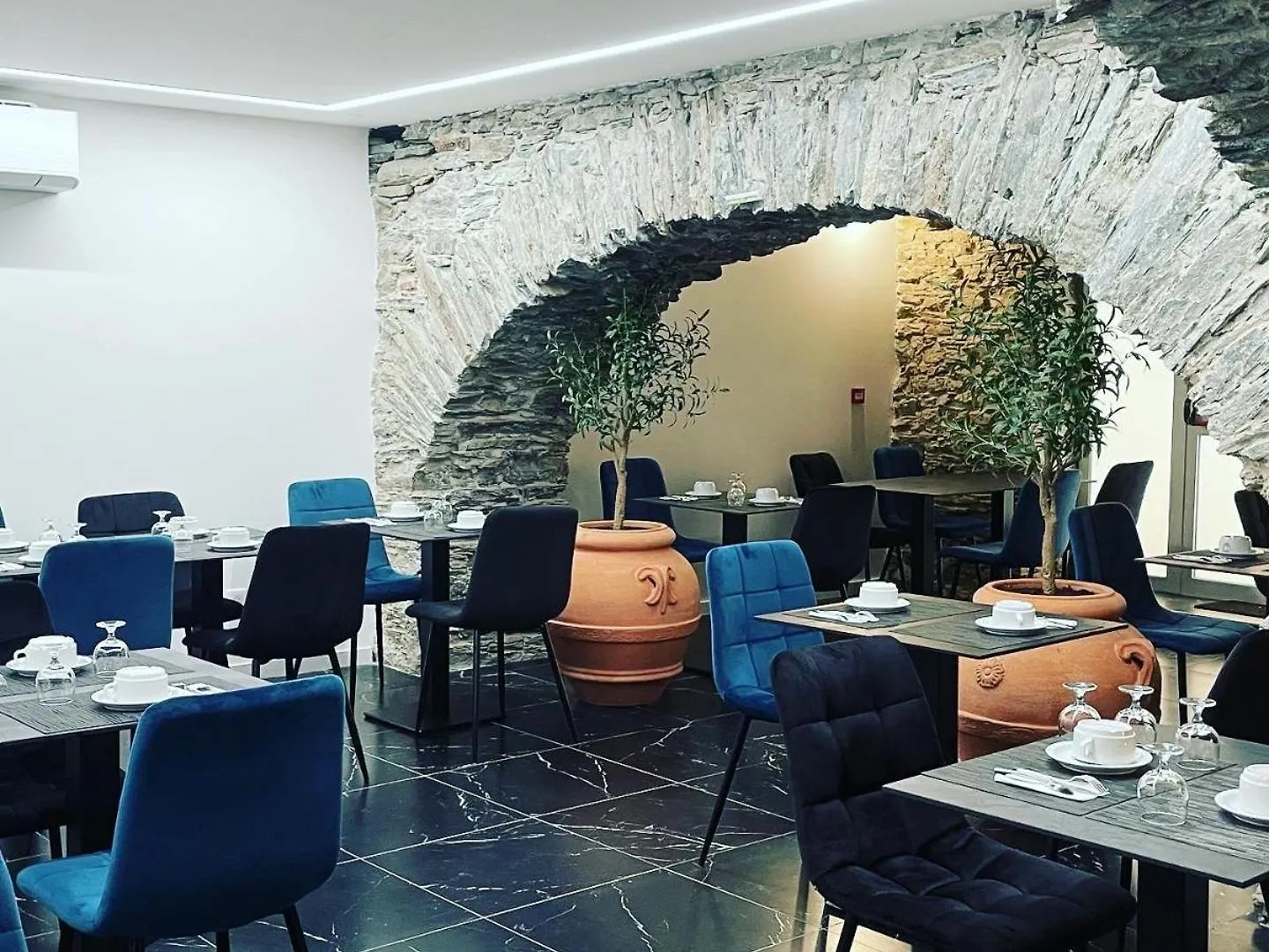 Séjourner près du Couvent Saint Antoine : 5 Hôtels pour Couple Comparés