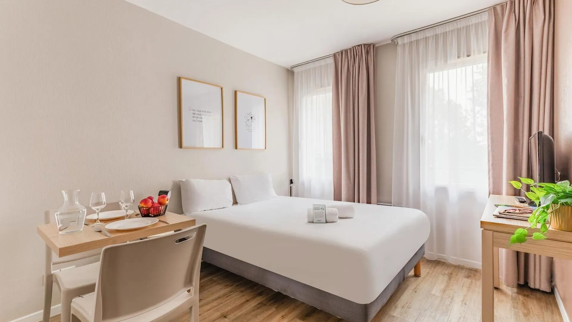 Où Dormir Pas Cher à Nantes Centre : 5 Hôtels Budget